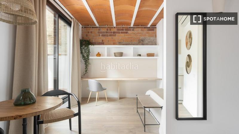 Foto 0f7a839e-ce2d-4fc4-9de1-8cca2f934872. Rent flat with heating in Sants Barcelona