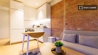 Miete Etagenwohnung in Sant Gervasi - Galvany. Se alquila piso de 1 habitación en sant gervasi galvany.