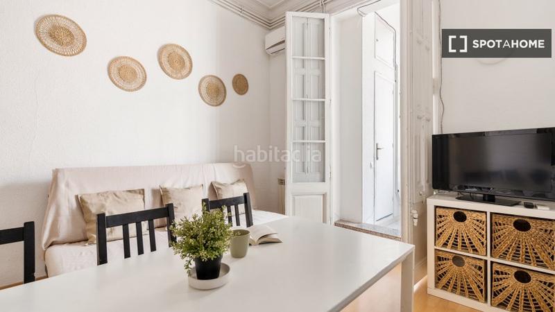 Foto 14098b9f-7f89-4357-af84-96c811b1fce5. Rent flat with heating in Sant Antoni Barcelona