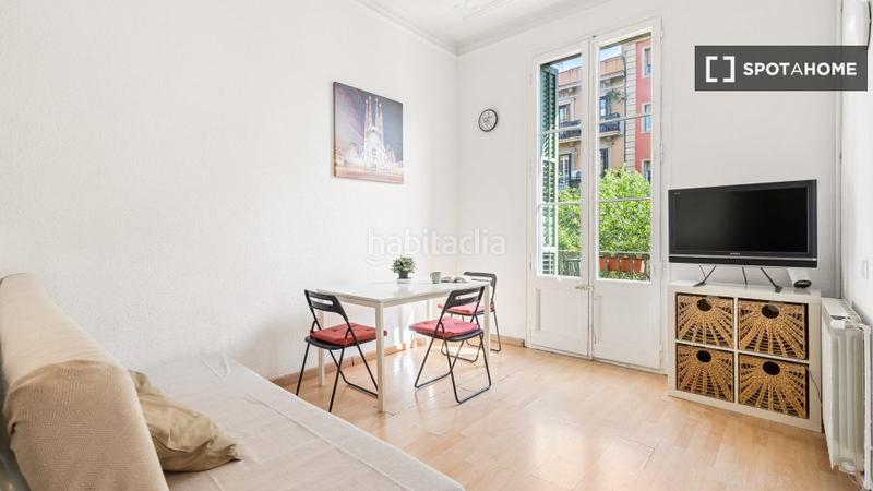 Foto 171d320c-c144-4cf4-ba66-708634d90776. Rent flat with heating in Sant Antoni Barcelona
