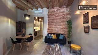 Affitto Appartamento in Sant Antoni. Estudio en alquiler en sant antoni, barcelona