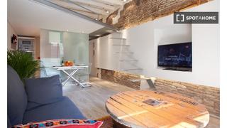 Alquiler Piso en St. Pere - Sta. Caterina - El Born. Se alquila piso de 1 dormitorio en barcelona.