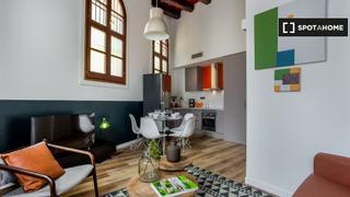 Rent Flat in St. Pere - Sta. Caterina - El Born. Piso de 2 habitaciones en el centro de barcelona