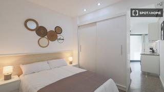 Rent Flat in Guinardó. Estudio en alquiler en el guinardó, barcelona