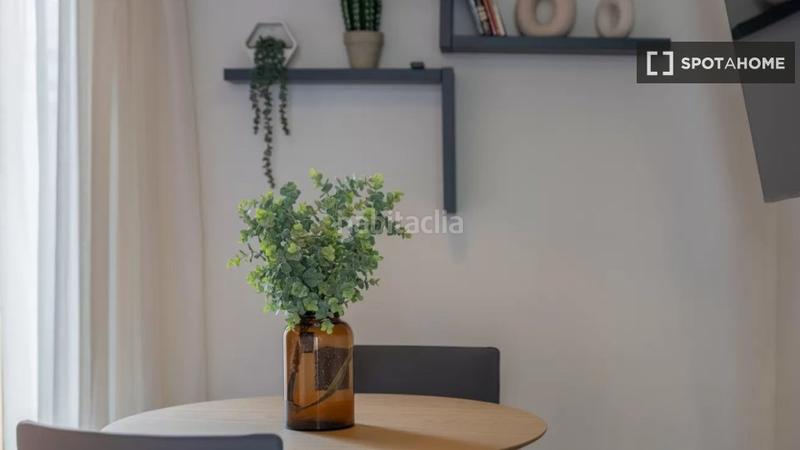 Foto 89bba9e4-0aba-40cd-8c05-4c9388a2e64a. Rent flat with heating in Raval Barcelona