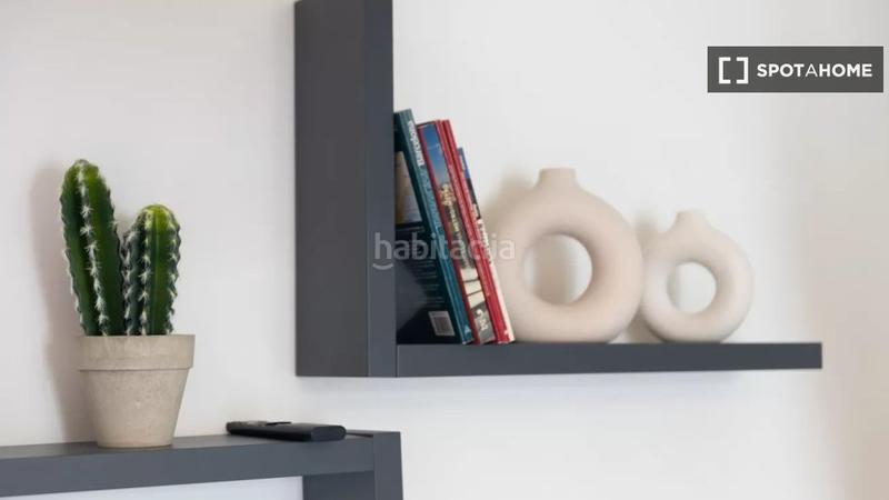 Foto f7dca552-b4ed-4db8-8c15-51f4bdd1261c. Rent flat with heating in Raval Barcelona