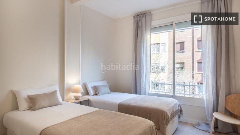 Foto fb5f9b03-4850-4ed1-a475-614960f0e5d6. Alquiler piso  entero de 4 habitaciones . en Fort Pienc Barcelona