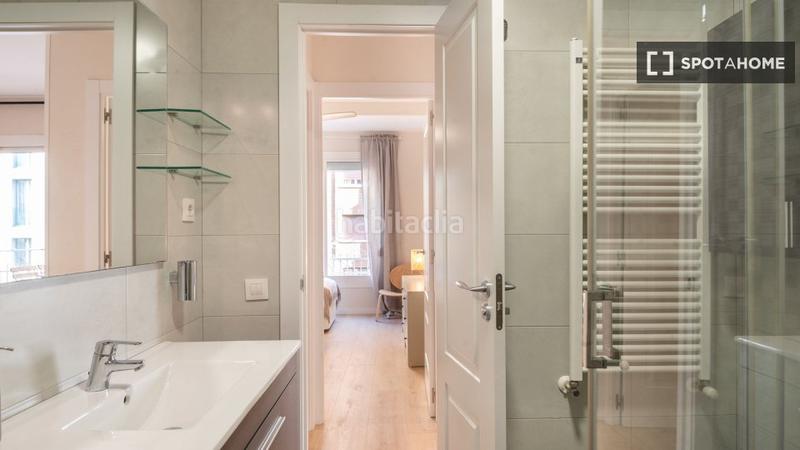 Foto fd9161d7-fb88-4f6e-81a3-2d27dd4f23ce. Alquiler piso  entero de 4 habitaciones . en Fort Pienc Barcelona