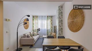 Rent Flat in La Sagrera. Estudio en alquiler en navas, barcelona