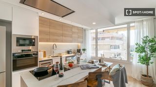 Rent Flat in Sant Ramon - Maternitat. Apartamento de 2 dormitorios en alquiler en les corts, barcelona