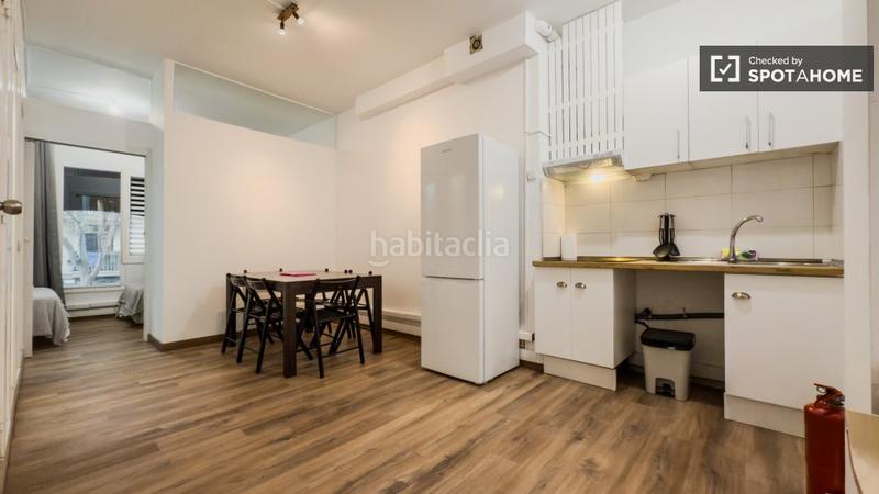 Foto 095e1398-cb47-4a47-9be6-4349bc3b9438. Alquiler piso  en alquiler en el Raval, . en Raval Barcelona