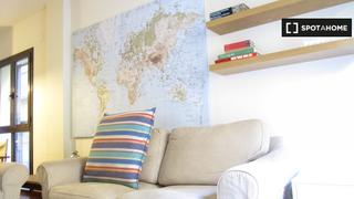 Rent Flat in St. Pere - Sta. Caterina - El Born. Piso de 2 habitaciones en alquiler en sant pere santa caterina