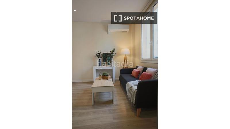 Foto 679d1c8a-7575-40d8-ba45-31f83ed33bed. Lloguer pis amb calefacció a Hostafrancs Barcelona