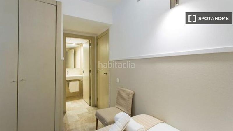 Foto 4c79c774-1b84-4871-9a69-ba44f7b76e0d. Alquiler piso  de 3 dormitorios en alquiler en el Gòtic, en Barcelona