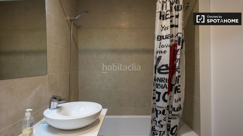 Foto b8fde2cc-ec94-4941-b9da-944af9690471. Rent flat with heating in Centre Esplugues de Llobregat