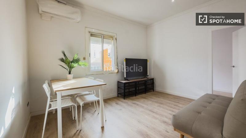 Foto 7b1954c8-b0e7-43c6-9565-7f9168edd27b. Rent flat with heating in Carmel Barcelona