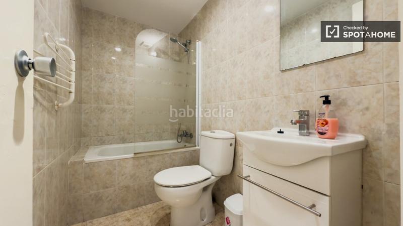 Foto a966b6ba-fd3f-48a7-b1ed-f2cf698083eb. Rent flat with heating in Raval Barcelona
