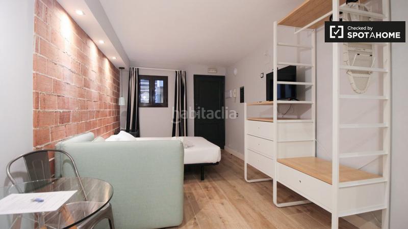 Foto 2009af9f-1df7-4057-a982-83a3fe613924. Rent flat with heating in Raval Barcelona