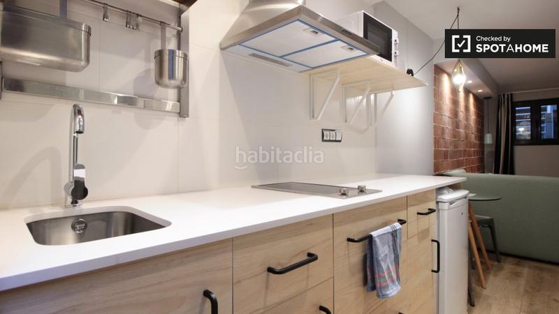 Foto 72ec5195-d24a-4f63-bdfb-6826ad8c3aca. Rent flat with heating in Raval Barcelona