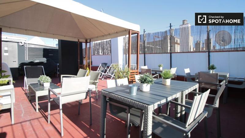 Foto 7b28018b-2268-4a88-a936-510138f82400. Rent flat with heating in Raval Barcelona