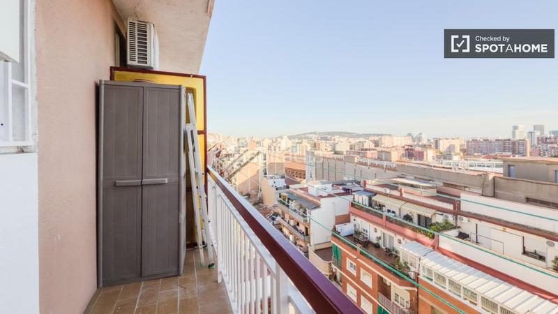 Foto 32bffb5a-f677-4027-b2dc-96feb087561a. Alquiler piso apartamento de 3 dormitorios en alquiler en barcelona en Hospitalet de Llobregat (L´)