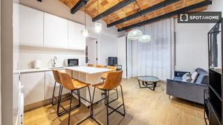 Rent Flat in Baix Guinardó. Apartamento de 4 dormitorios en alquiler en horta guinardó, barc