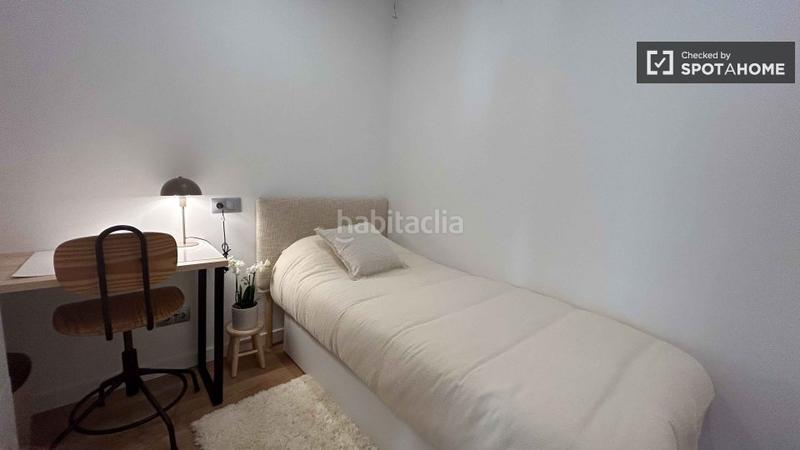Foto da930a8f-58cf-4dd7-8d4a-6de3d9401452. Rent flat with heating in Raval Barcelona