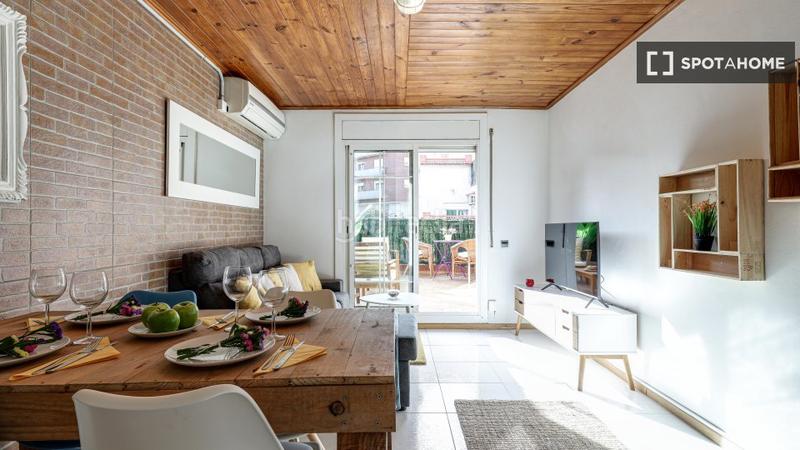 Foto b255261e-f27f-4ece-abad-0854b5afdcf0. Rent flat with heating in Carmel Barcelona