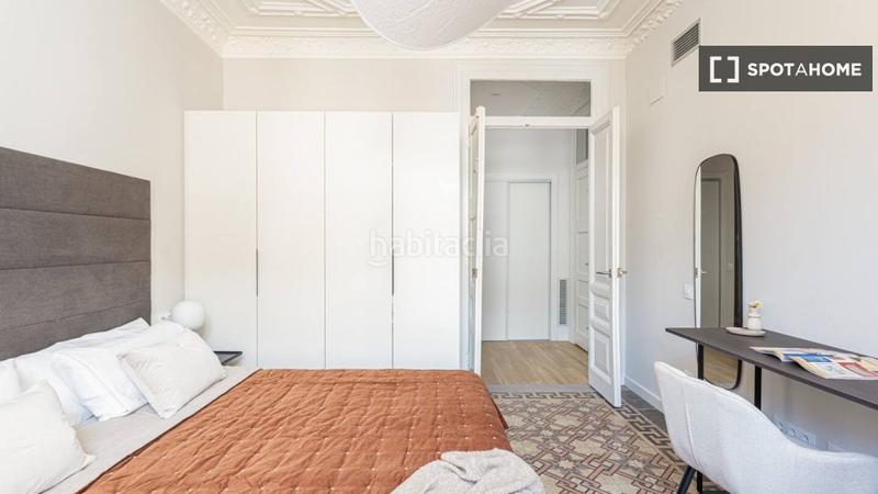 Foto 3ea6be19-cc88-4fe4-a0e8-4c6b9f466643. Alquiler piso apartamento de 2 habitaciones en alquiler en el Gòtic, en Barcelona
