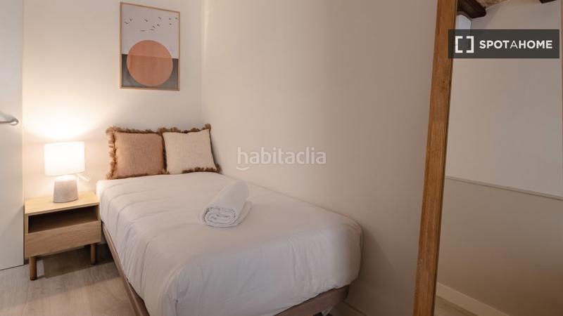 Foto 3ef8d0ab-eda4-4c68-ad3e-f381c6f24370. Affitto appartamento con riscaldamento in Raval Barcelona