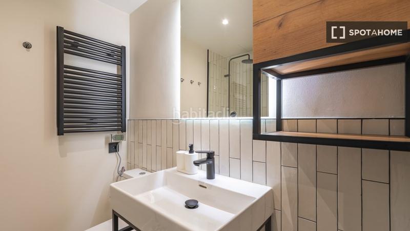 Foto 6b55539b-bdea-4654-bdc3-8b953834740c. Rent flat with heating in Raval Barcelona