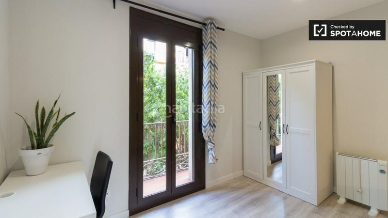Foto 49a90e6b-c229-42a7-854b-b08cb90a4c9c. Rent flat with heating in Sant Antoni Barcelona