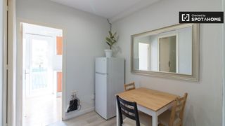 Lloguer Pis a Sant Antoni. Piso de 2 habitaciones en alquiler en sant antoni, barcelona.