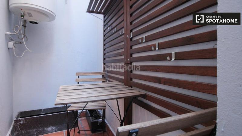 Foto f38ac392-51f7-430c-b734-896ca4a02e4e. Alquiler piso cool estudio en alquiler en el Raval, en Barcelona