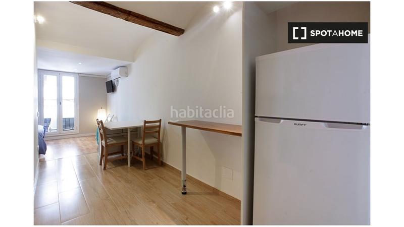 Foto a3ceb0e7-9acf-41d5-8a09-d264410a9524. Miete etagenwohnung mit heizung in Raval Barcelona