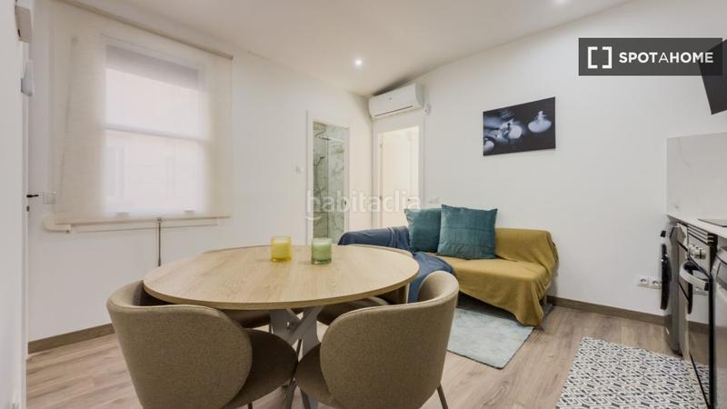 Foto 28ece6f6-a9f4-47f7-befe-c241adf12d54. Alquiler piso apartamento entero de 2 dormitorios . en Barcelona