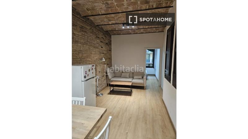 Foto 37d401db-3353-4851-a98a-a39c4f091f25. Alquiler piso  en alquiler de 2 habitaciones en la nova esquerra, . en Barcelona