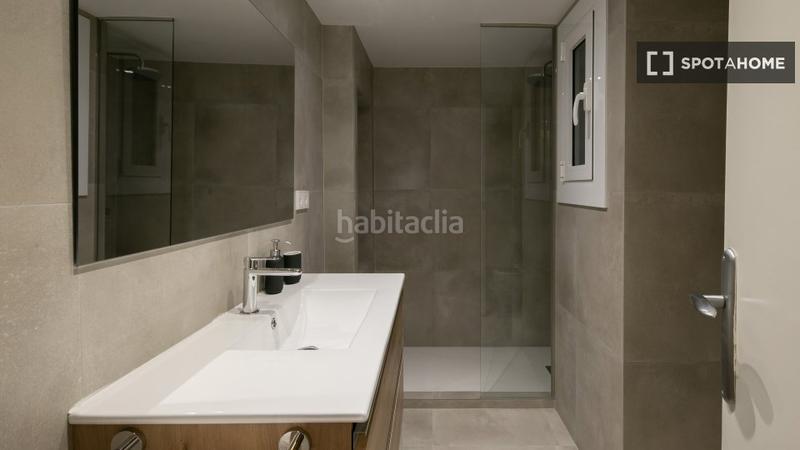 Foto 810b2e44-05e1-4093-8832-7e7a84fcf812. Alquiler piso apartamento de 3 dormitorios en alquiler en sant gervasi, en Barcelona