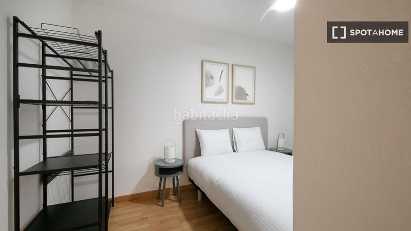 Foto 89880bd9-986d-4f1c-b286-93c285822083. Alquiler piso apartamento de 3 dormitorios en alquiler en sant gervasi, en Barcelona
