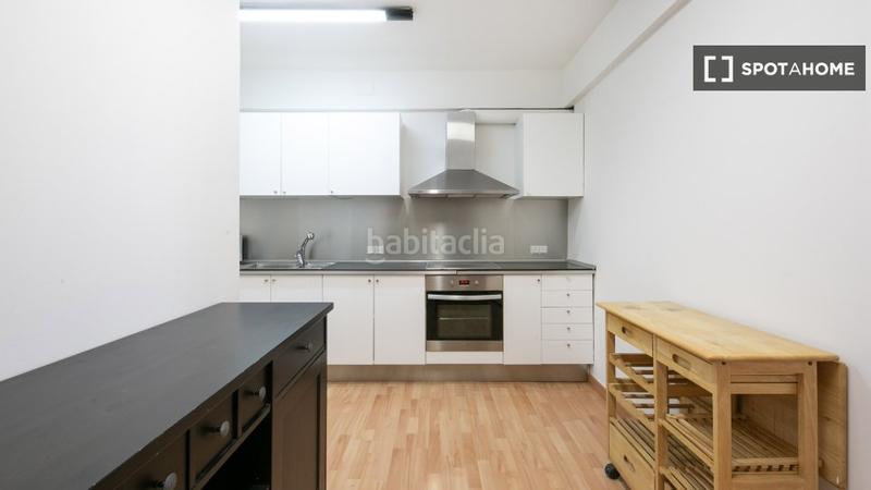 Foto 98bb30a0-a8a0-4708-a2fa-fc1e766c4e4c. Alquiler piso apartamento de 3 dormitorios en alquiler en sant gervasi, en Barcelona