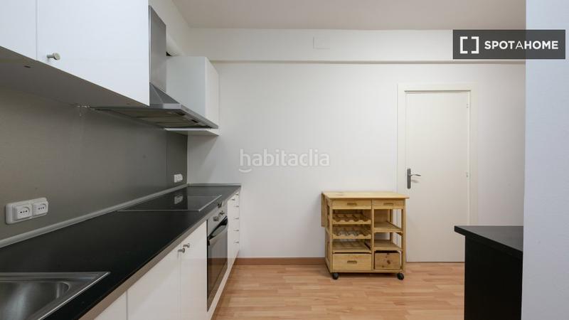 Foto ca6ef85b-2927-484a-84f0-a243b501ed83. Alquiler piso apartamento de 3 dormitorios en alquiler en sant gervasi, en Barcelona
