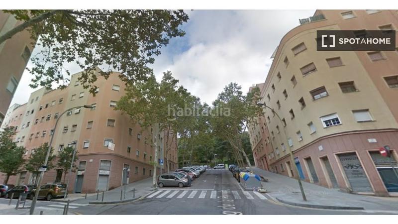 Foto def79cb1-ed76-4aaf-88e7-eb640430525e. Alquiler piso estudio en alquiler en el Turó de la Peira, . en Barcelona
