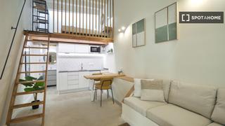 Miete Etagenwohnung in Raval. Piso de 1 dormitorio en alquiler en el raval, barcelona.