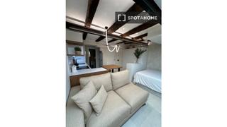 Location Appartement à St. Pere - Sta. Caterina - El Born. Estudio en alquiler en sant pere santa caterina i la ribera