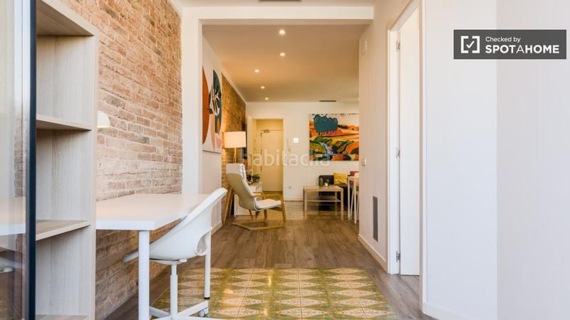 Foto f693ea89-53ff-4780-bc5f-da6fde9b810f. Rent flat with heating in Sant Antoni Barcelona