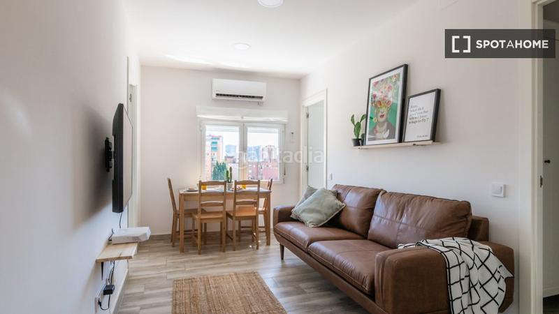 Foto b9f4d124-78ee-4e70-ba3a-9dc88ebc3973. Alquiler piso apartamento de 4 habitaciones en alquiler en santa eulália en Hospitalet de Llobregat (L´)