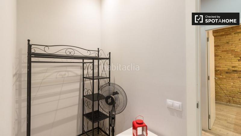 Foto a89e6128-318b-49d5-a44e-1887d207f48b. Alquiler piso apartamento de 2 dormitorios en alquiler en Barcelona