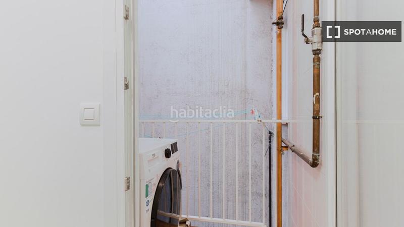 Foto bb3739f0-1576-4e2a-89f2-a5fd1c75939d. Alquiler piso  en alquiler de 2 habitaciones en les tres torres, en Barcelona