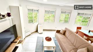 Rent Flat in Verdum. Piso de 2 habitaciones en alquiler en verdun, barcelona.