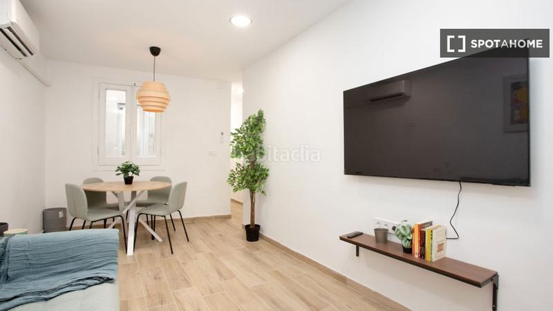 Foto 34a97a79-82ae-4840-8016-7e438074b5a6. Rent flat with heating in Raval Barcelona